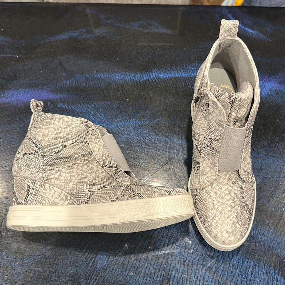 NWOT snakeskin wedge tennis shoes